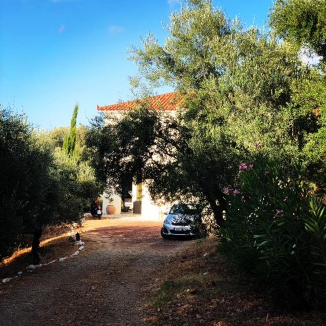 Вилла Kyparissia De Wandelboom Vrises  Экстерьер фото